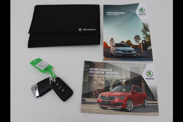 Škoda Superb 1.4 TSI iV Style | Trekhaak | Stoel & achterbankverwarming | Camera | Memory | Carplay | Park Assist | Virtual Cockpit | Navigatie