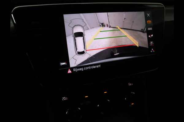 Škoda Superb 1.4 TSI iV Style | Trekhaak | Stoel & achterbankverwarming | Camera | Memory | Carplay | Park Assist | Virtual Cockpit | Navigatie