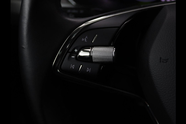 Škoda Superb 1.4 TSI iV Style | Trekhaak | Stoel & achterbankverwarming | Camera | Memory | Carplay | Park Assist | Virtual Cockpit | Navigatie