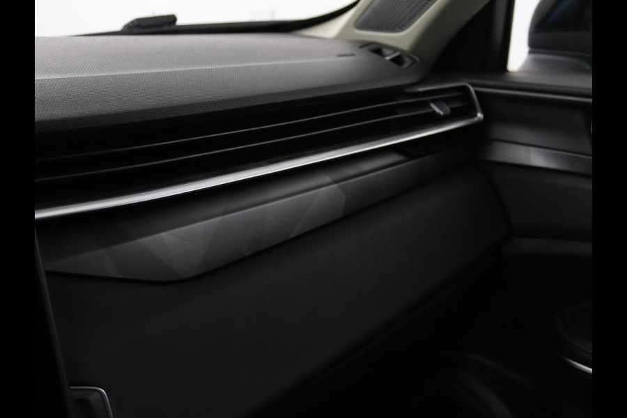 Lynk & Co 01 1.5 Plug In | Panoramadak | Infinity by Harman | 360 camera | Adaptive cruise | Stoelverwarming | Carplay | Memory | Full LED