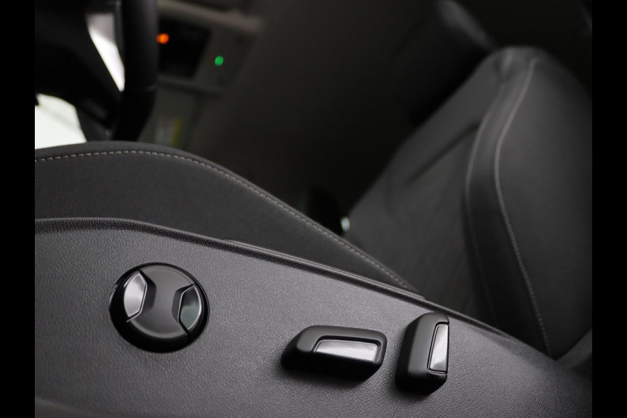 Volkswagen Golf 1.4 eHybrid Style | Stoel & stuurverwarming | Massage | Carplay | Memory | Achterbankverwarming | Adaptive cruise | Park Assist | Sfeerverlichting | Navigatie | Full LED | PHEV