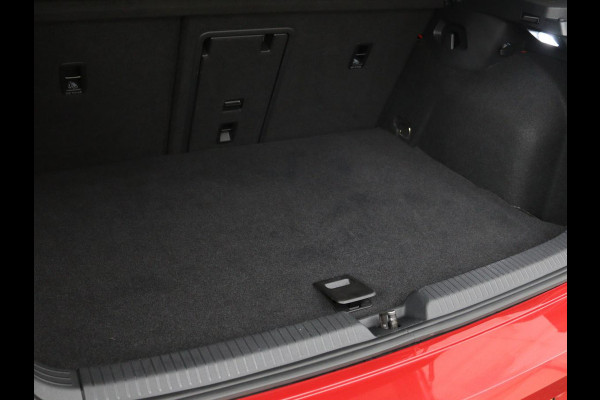 Volkswagen Golf 1.4 eHybrid Style | Stoel & stuurverwarming | Massage | Carplay | Memory | Achterbankverwarming | Adaptive cruise | Park Assist | Sfeerverlichting | Navigatie | Full LED | PHEV