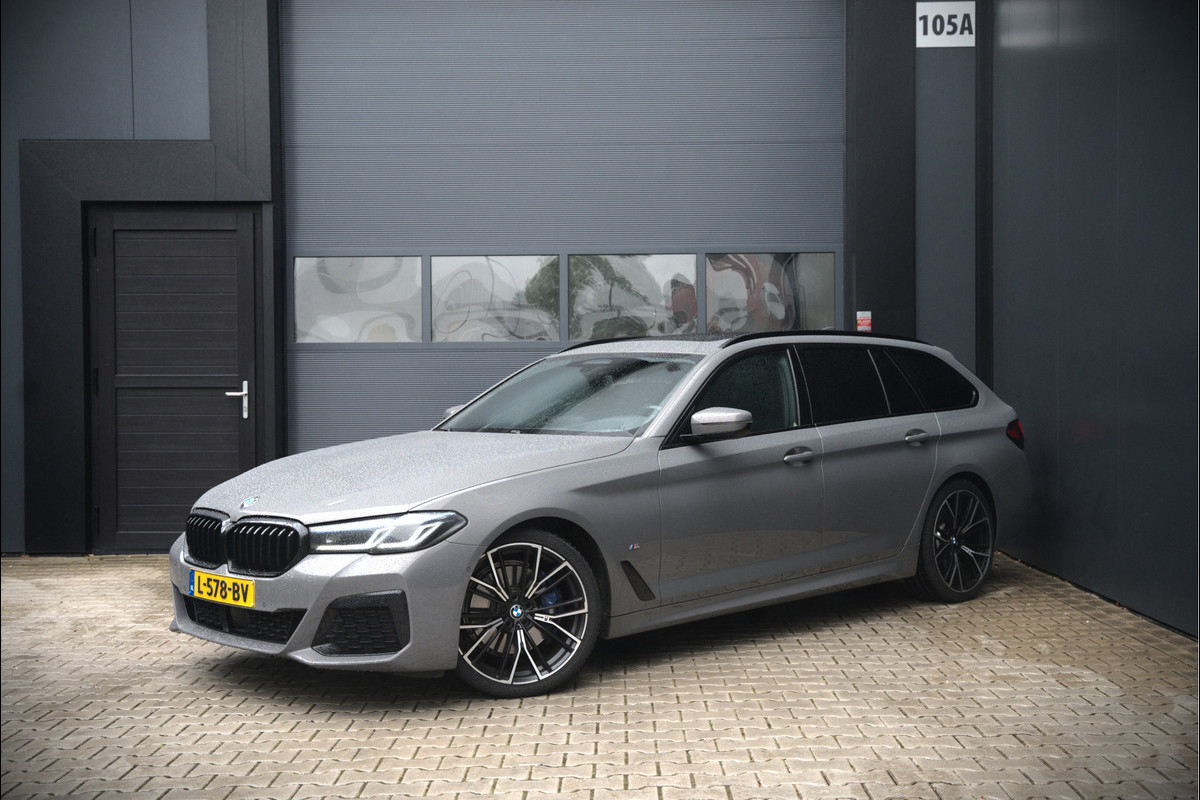 BMW 5 Serie Touring 530i High Executive M Sport | Panoramadak | Head-Up Display | Laser | Trekhaak | Stoelverwarming | Stuurverwarming | Memory Seats | Keyless | Adaptive Cruise Control | Comfort Seats | Shadowline | BTW | NAP | Dealer Ond BMW 5 Serie Touring 530i High Executive M Sport | Panoramadak | Head-Up Display | Laser | Trekhaak | Stoelverwarming | Stuurverwarming | Memory Seats | Keyless | Adaptive Cruise Control | Comfort Seats | Shadowline | BTW | NAP | Dealer Ond