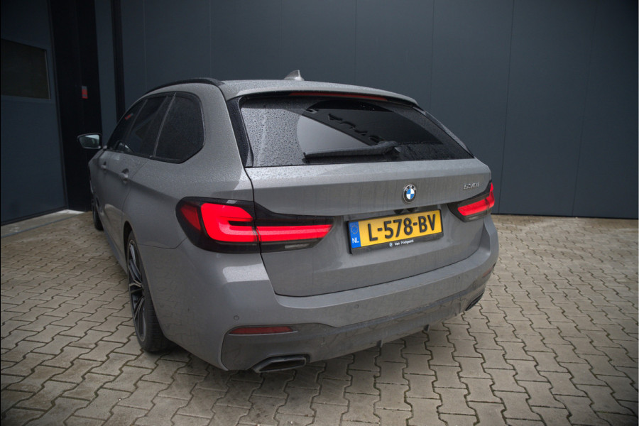 BMW 5 Serie Touring 530i High Executive M Sport | Panoramadak | Head-Up Display | Laser | Trekhaak | Stoelverwarming | Stuurverwarming | Memory Seats | Keyless | Adaptive Cruise Control | Comfort Seats | Shadowline | BTW | NAP | Dealer Ond