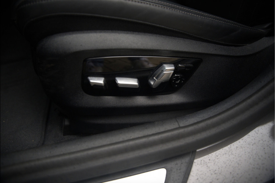 BMW 5 Serie Touring 530i High Executive M Sport | Panoramadak | Head-Up Display | Laser | Trekhaak | Stoelverwarming | Stuurverwarming | Memory Seats | Keyless | Adaptive Cruise Control | Comfort Seats | Shadowline | BTW | NAP | Dealer Ond