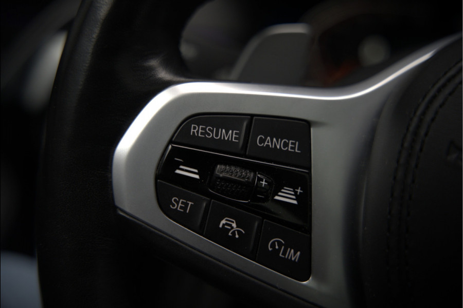 BMW 5 Serie Touring 530i High Executive M Sport | Panoramadak | Head-Up Display | Laser | Trekhaak | Stoelverwarming | Stuurverwarming | Memory Seats | Keyless | Adaptive Cruise Control | Comfort Seats | Shadowline | BTW | NAP | Dealer Ond