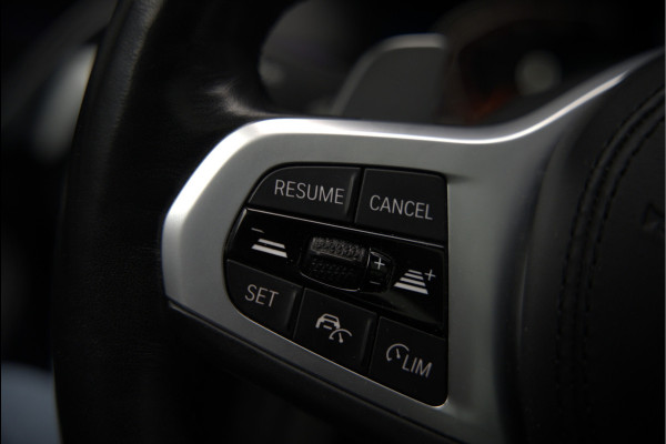BMW 5 Serie Touring 530i High Executive M Sport | Panoramadak | Head-Up Display | Laser | Trekhaak | Stoelverwarming | Stuurverwarming | Memory Seats | Keyless | Adaptive Cruise Control | Comfort Seats | Shadowline | BTW | NAP | Dealer Ond