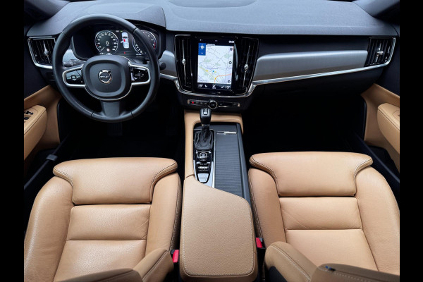 Volvo S90 2.0 T4 Momentum+ / 190 PK / Trekhaak / Automaat / Leder + Stoelverwarming / Adaptive Cruise / Navigatie