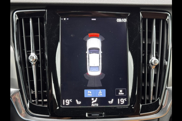 Volvo S90 2.0 T4 Momentum+ / 190 PK / Trekhaak / Automaat / Leder + Stoelverwarming / Adaptive Cruise / Navigatie