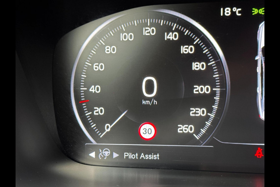 Volvo S90 2.0 T4 Momentum+ / 190 PK / Trekhaak / Automaat / Leder + Stoelverwarming / Adaptive Cruise / Navigatie
