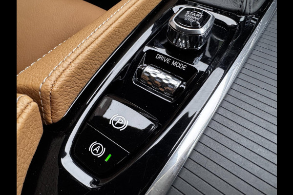 Volvo S90 2.0 T4 Momentum+ / 190 PK / Trekhaak / Automaat / Leder + Stoelverwarming / Adaptive Cruise / Navigatie