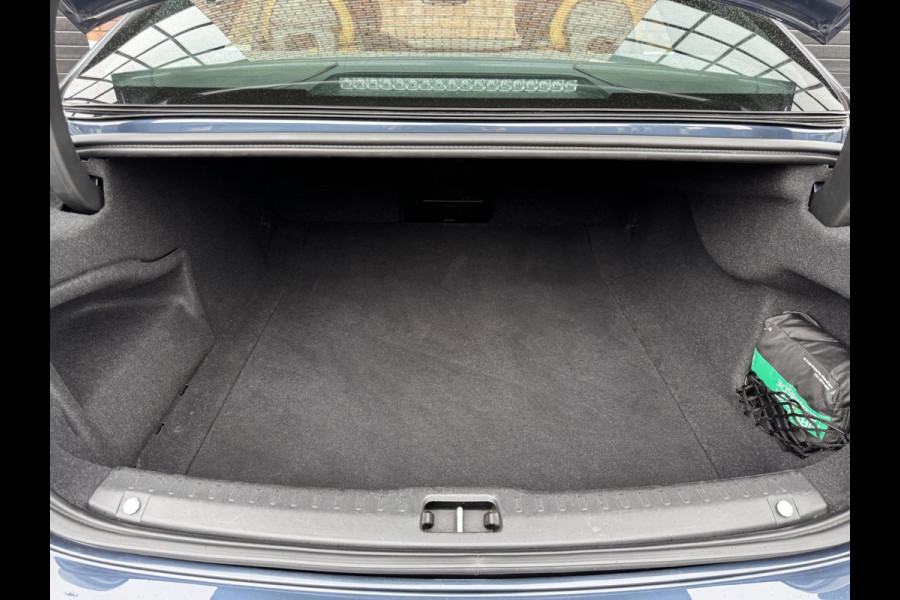 Volvo S90 2.0 T4 Momentum+ / 190 PK / Trekhaak / Automaat / Leder + Stoelverwarming / Adaptive Cruise / Navigatie