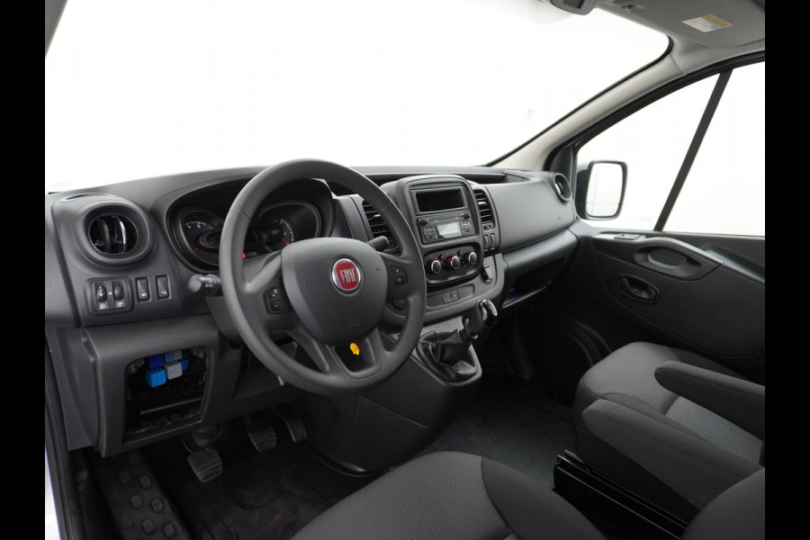 Fiat Talento 2.0D 146PK L2 D.C. 17" Pdc Trekh. Alles in kleur gespoten Led Airco Cruise Business Pro Dubbele Cabine 5-Pers. DC Led Betonplex-vloer Lat om Lat Privacy Glas Bluetooth Lengte 2 dus wél fatsoenlijke beenruimte achterin! 1e Eigenaar 2.000 kg trekvermogen Euro 6