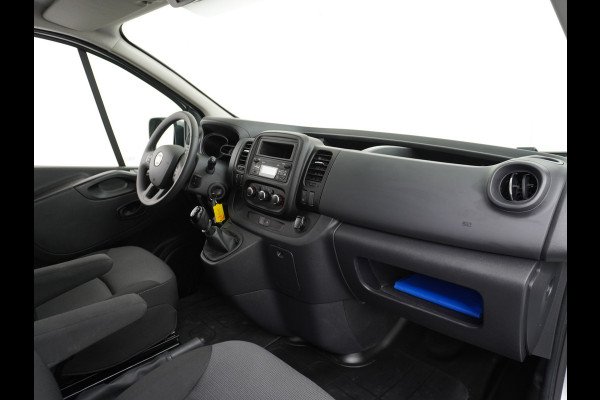 Fiat Talento 2.0D 146PK L2 D.C. 17" Pdc Trekh. Alles in kleur gespoten Led Airco Cruise Business Pro Dubbele Cabine 5-Pers. DC Led Betonplex-vloer Lat om Lat Privacy Glas Bluetooth Lengte 2 dus wél fatsoenlijke beenruimte achterin! 1e Eigenaar 2.000 kg trekvermogen Euro 6