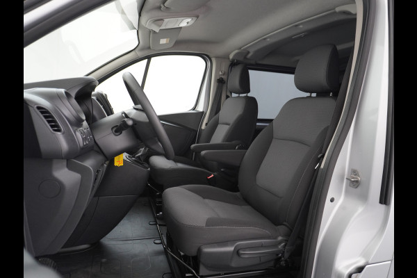Fiat Talento 2.0D 146PK L2 D.C. 17" Pdc Trekh. Alles in kleur gespoten Led Airco Cruise Business Pro Dubbele Cabine 5-Pers. DC Led Betonplex-vloer Lat om Lat Privacy Glas Bluetooth Lengte 2 dus wél fatsoenlijke beenruimte achterin! 1e Eigenaar 2.000 kg trekvermogen Euro 6