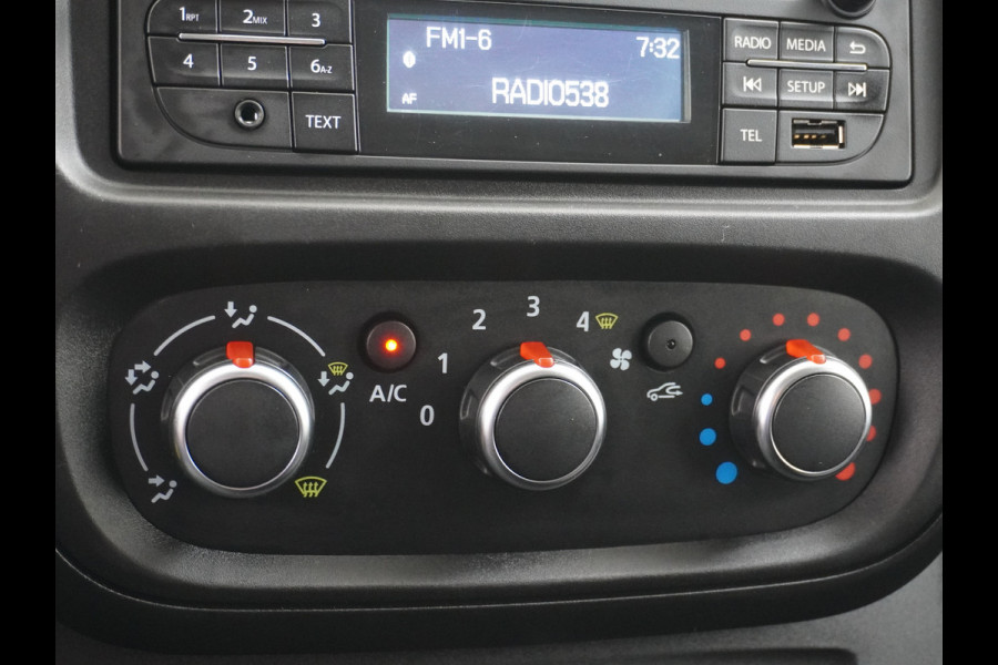 Fiat Talento 2.0D 146PK L2 D.C. 17" Pdc Trekh. Alles in kleur gespoten Led Airco Cruise Business Pro Dubbele Cabine 5-Pers. DC Led Betonplex-vloer Lat om Lat Privacy Glas Bluetooth Lengte 2 dus wél fatsoenlijke beenruimte achterin! 1e Eigenaar 2.000 kg trekvermogen Euro 6