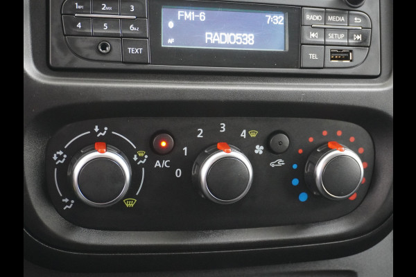 Fiat Talento 2.0D 146PK L2 D.C. 17" Pdc Trekh. Alles in kleur gespoten Led Airco Cruise Business Pro Dubbele Cabine 5-Pers. DC Led Betonplex-vloer Lat om Lat Privacy Glas Bluetooth Lengte 2 dus wél fatsoenlijke beenruimte achterin! 1e Eigenaar 2.000 kg trekvermogen Euro 6