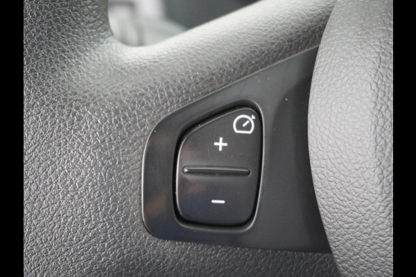 Fiat Talento 2.0D 146PK L2 D.C. 17" Pdc Trekh. Alles in kleur gespoten Led Airco Cruise Business Pro Dubbele Cabine 5-Pers. DC Led Betonplex-vloer Lat om Lat Privacy Glas Bluetooth Lengte 2 dus wél fatsoenlijke beenruimte achterin! 1e Eigenaar 2.000 kg trekvermogen Euro 6
