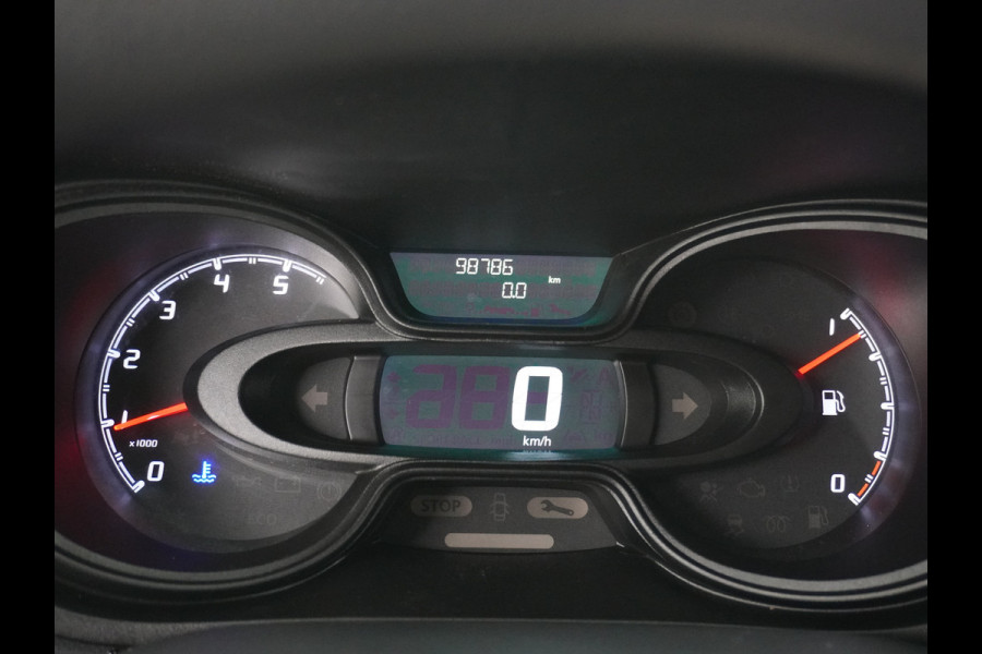 Fiat Talento 2.0D 146PK L2 D.C. 17" Pdc Trekh. Alles in kleur gespoten Led Airco Cruise Business Pro Dubbele Cabine 5-Pers. DC Led Betonplex-vloer Lat om Lat Privacy Glas Bluetooth Lengte 2 dus wél fatsoenlijke beenruimte achterin! 1e Eigenaar 2.000 kg trekvermogen Euro 6