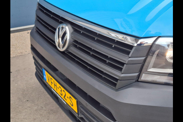 Volkswagen Crafter 35 2.0 TDI L4 Trendline OPRIJWAGEN / AMBULANCE / TRAILER / EURO 6 / LAADVERMOGEN 1377 KG !!