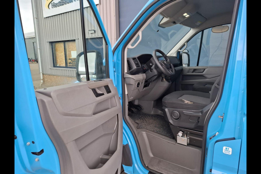 Volkswagen Crafter 35 2.0 TDI L4 Trendline OPRIJWAGEN / AMBULANCE / TRAILER / EURO 6 / LAADVERMOGEN 1377 KG !!