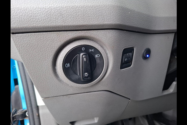 Volkswagen Crafter 35 2.0 TDI L4 Trendline OPRIJWAGEN / AMBULANCE / TRAILER / EURO 6 / LAADVERMOGEN 1377 KG !!