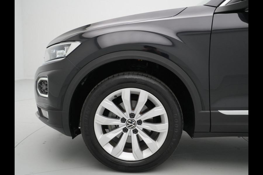 Volkswagen T-Roc 1.5 TSI 150pk DSG Sport Navigatie ACC Camera Executive 213