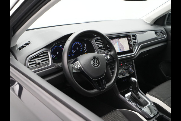 Volkswagen T-Roc 1.5 TSI 150pk DSG Sport Navigatie ACC Camera Executive 213