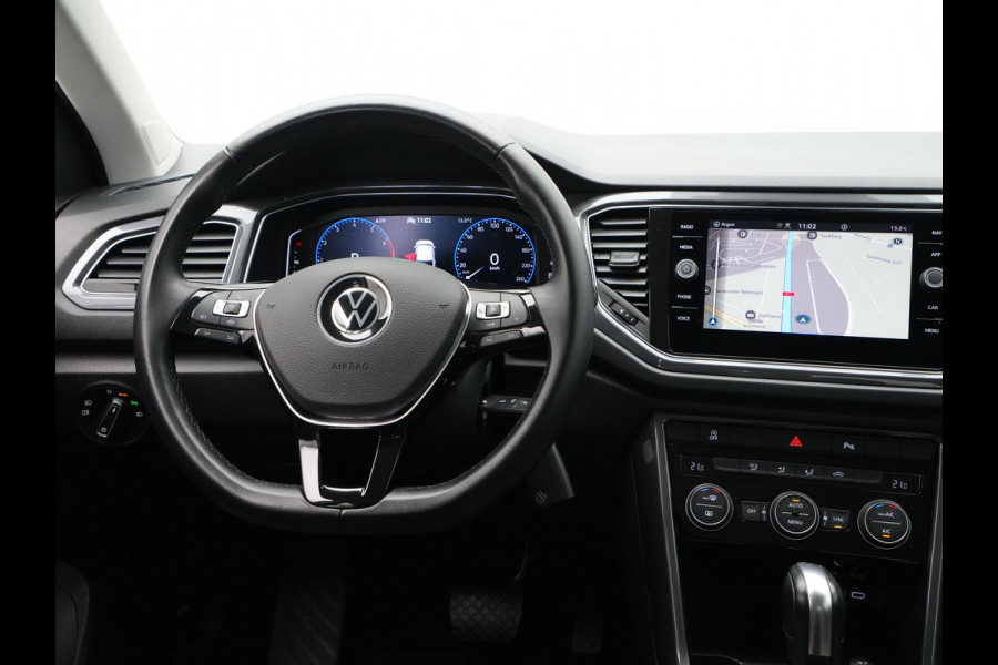 Volkswagen T-Roc 1.5 TSI 150pk DSG Sport Navigatie ACC Camera Executive 213