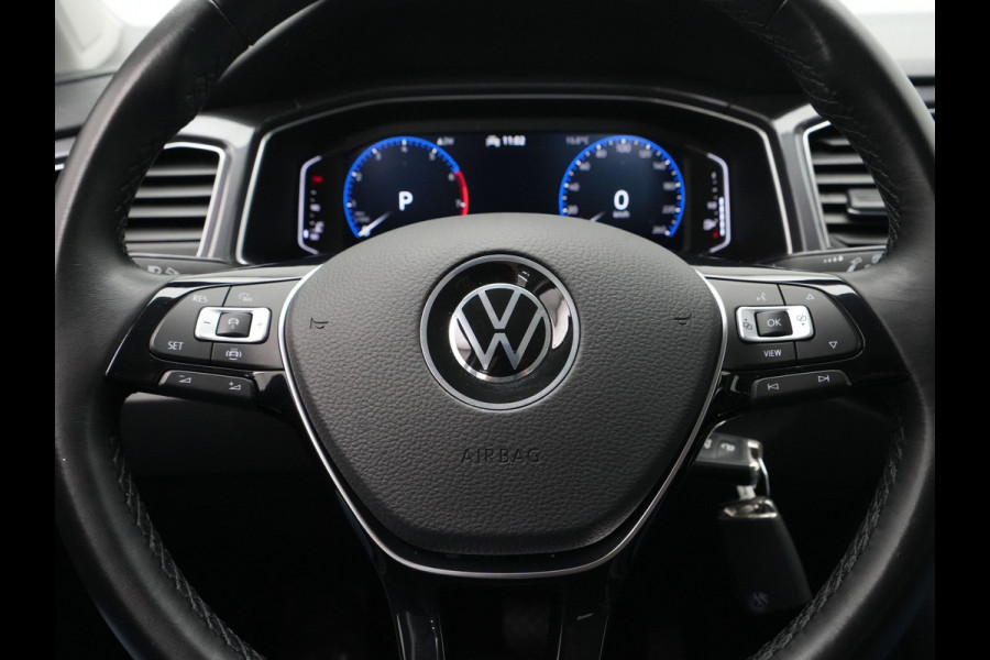 Volkswagen T-Roc 1.5 TSI 150pk DSG Sport Navigatie ACC Camera Executive 213