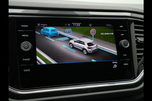 Volkswagen T-Roc 1.5 TSI 150pk DSG Sport Navigatie ACC Camera Executive 213