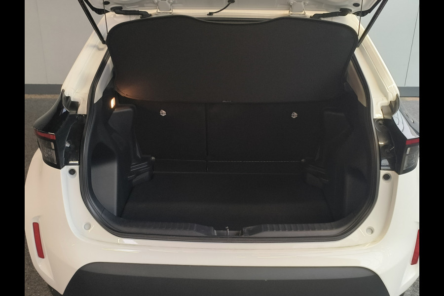 Toyota Yaris Cross 1.5 Hybrid 115 Active Rijklaar + Fabrieksgarantie tot 11-2030 Henk Jongen Auto's in Helmond,  al 50 jaar service zoals 't hoort!