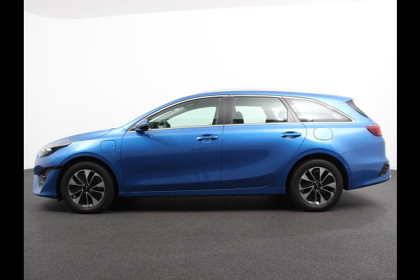 Kia Ceed Sportswagon 1.6 GDI PHEV DynamicLine Climate control Achteruitrijd camera Cruise control Parkeersensoren LED Lane assist Apple Carplay/ Android auto