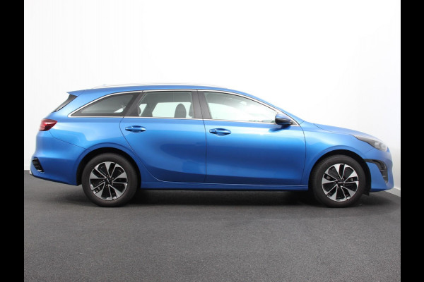 Kia Ceed Sportswagon 1.6 GDI PHEV DynamicLine Climate control Achteruitrijd camera Cruise control Parkeersensoren LED Lane assist Apple Carplay/ Android auto