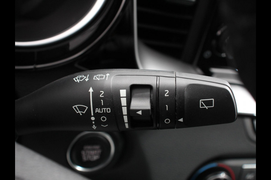 Kia Ceed Sportswagon 1.6 GDI PHEV DynamicLine Climate control Achteruitrijd camera Cruise control Parkeersensoren LED Lane assist Apple Carplay/ Android auto