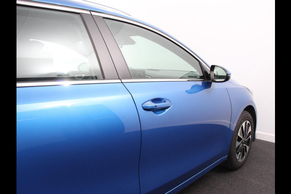 Kia Ceed Sportswagon 1.6 GDI PHEV DynamicLine Climate control Achteruitrijd camera Cruise control Parkeersensoren LED Lane assist Apple Carplay/ Android auto