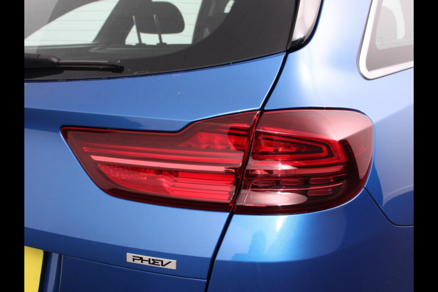 Kia Ceed Sportswagon 1.6 GDI PHEV DynamicLine Climate control Achteruitrijd camera Cruise control Parkeersensoren LED Lane assist Apple Carplay/ Android auto