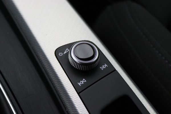 Audi A4 Avant 1.4 TFSI Design Pro Line Plus Virtual Cockpit, Climate, Cruise, Apple Carplay, Trekhaak, 19''