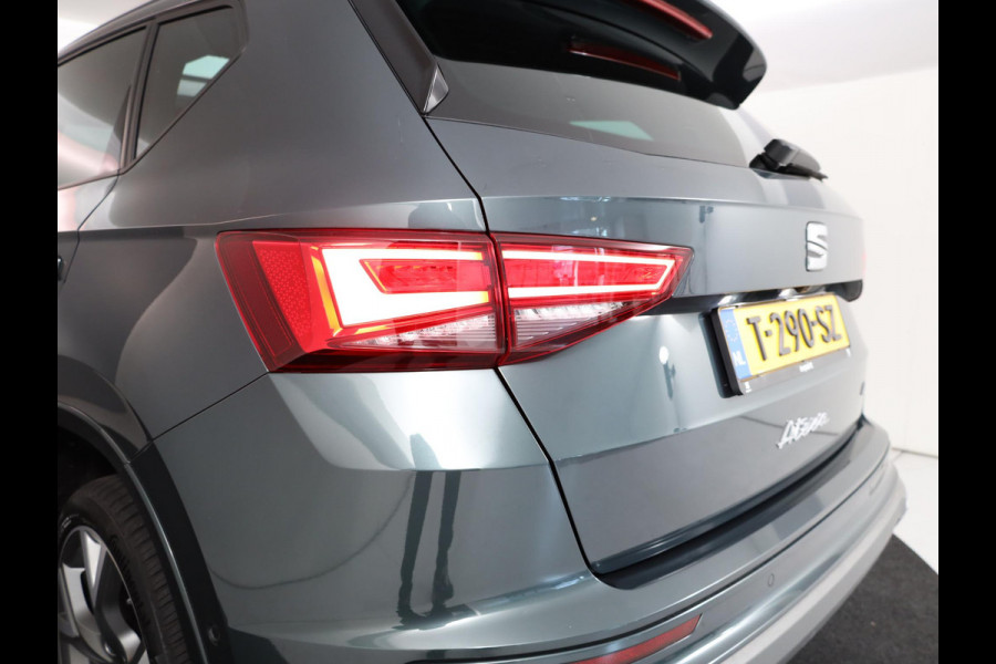 Seat Ateca 1.5 TSI FR Business Intense 150 pk Automaat (DSG) | Verlengde garantie | Navigatie | Panoramadak | Parkeersensoren (Park assist) | Achteruitrijcamera | Stoelverwarming |