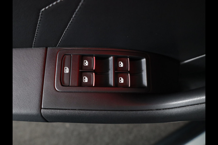 Seat Ateca 1.5 TSI FR Business Intense 150 pk Automaat (DSG) | Verlengde garantie | Navigatie | Panoramadak | Parkeersensoren (Park assist) | Achteruitrijcamera | Stoelverwarming |
