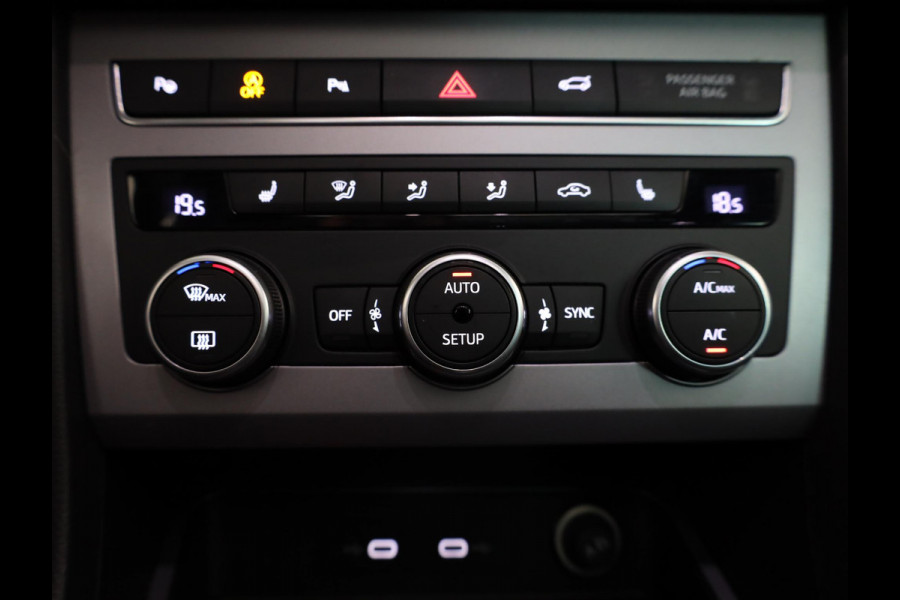 Seat Ateca 1.5 TSI FR Business Intense 150 pk Automaat (DSG) | Verlengde garantie | Navigatie | Panoramadak | Parkeersensoren (Park assist) | Achteruitrijcamera | Stoelverwarming |