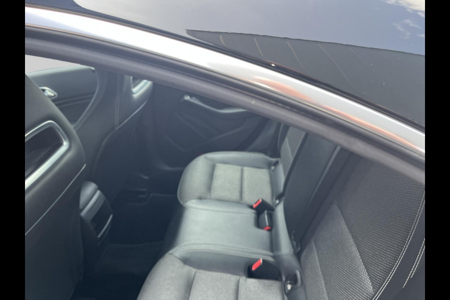 Mercedes-Benz CLA-Klasse 180 Ambition Automaat