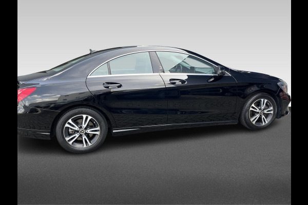 Mercedes-Benz CLA-Klasse 180 Ambition Automaat