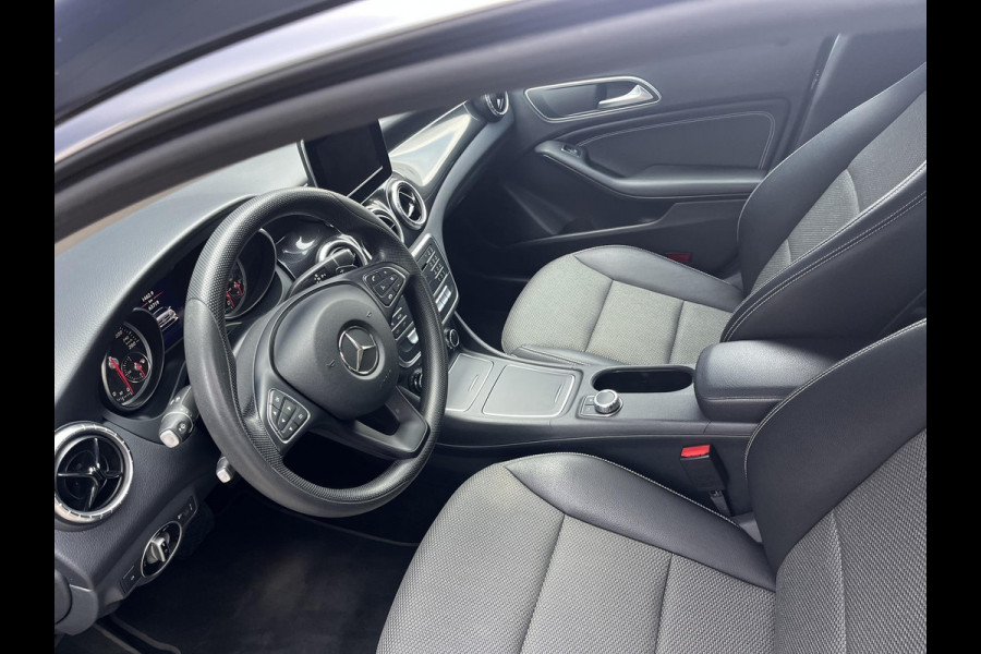 Mercedes-Benz CLA-Klasse 180 Ambition Automaat