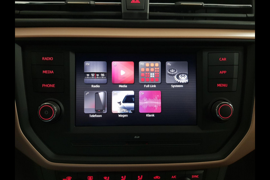Seat Ibiza 1.0 TSI 116 pk Excellence | Navigatie | Climate Control | Apple Carplay/Android Auto | Parkeer Sensoren | Cruise Control | Lichtmetalen Velgen