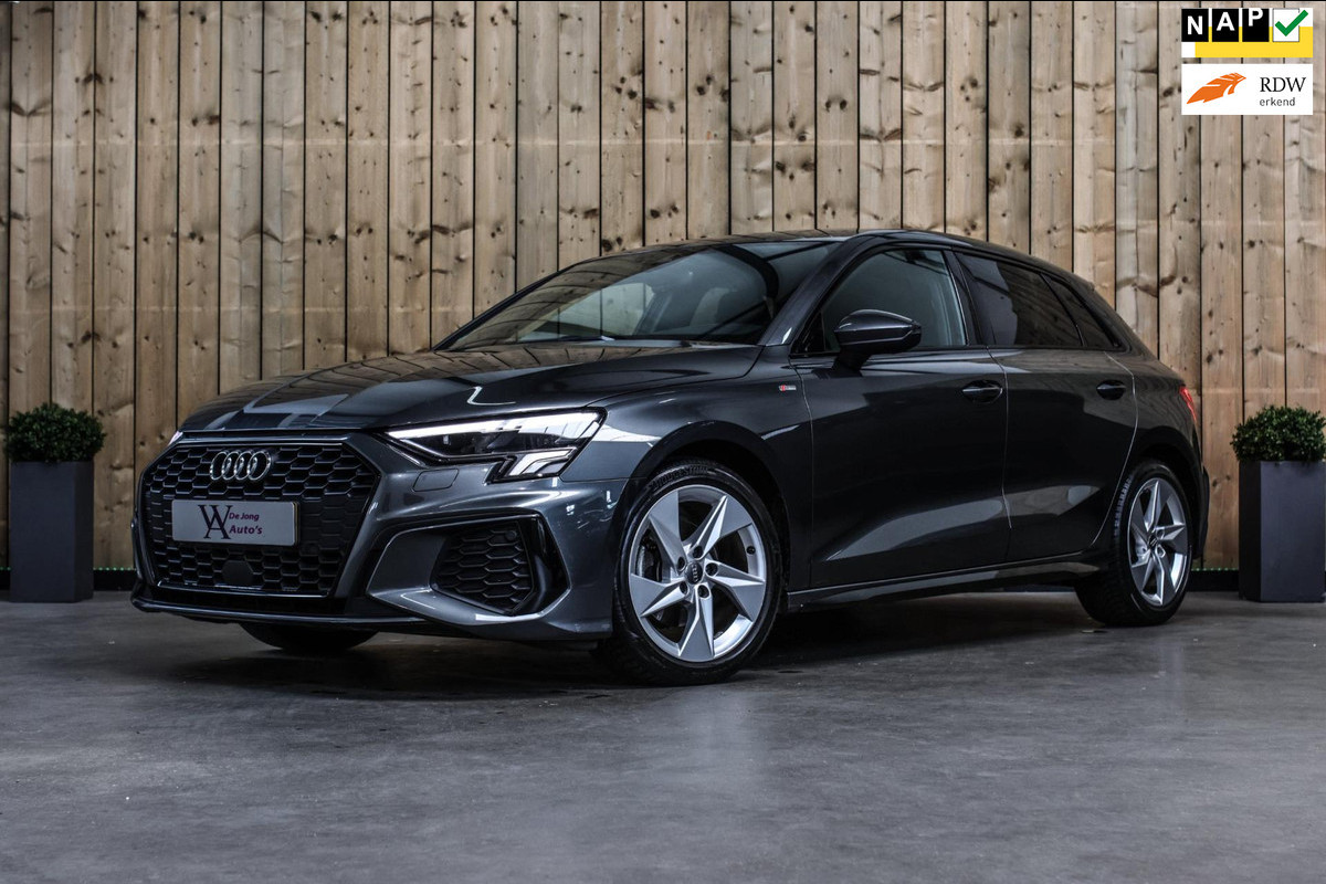 Audi A3 Sportback 35 TFSI S-Line *Led*Org. NL*Black Pakket*Apple Carplay*Sportstoelen*Trekhaak* Audi A3 Sportback 35 TFSI S-Line *Led*Org. NL*Black Pakket*Apple Carplay*Sportstoelen*Trekhaak*