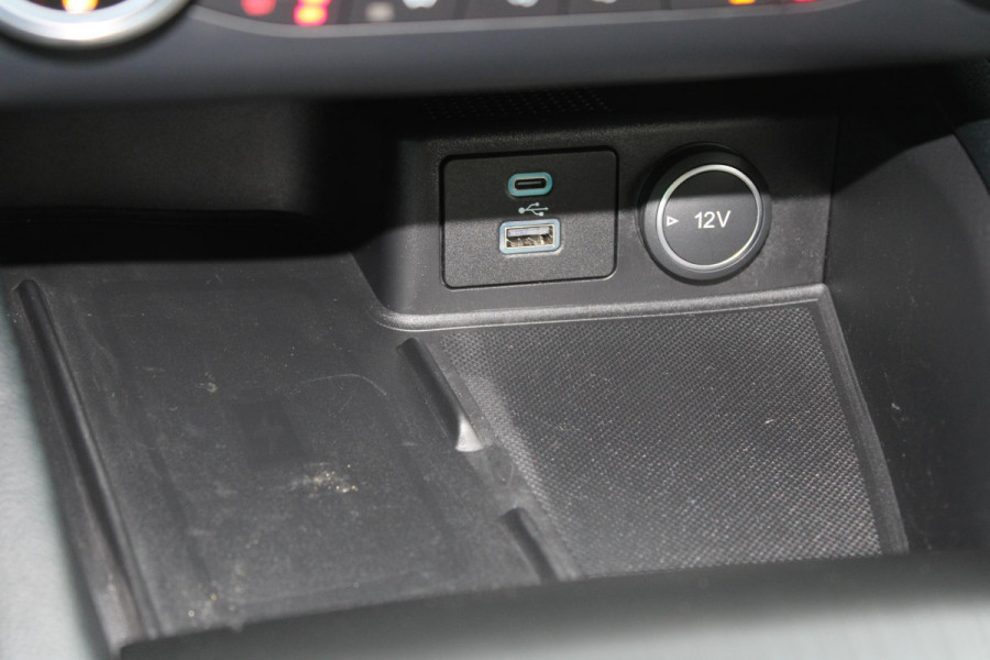 Ford Kuga 2.5 PHEV ST-Line X | Winter Pack | Adaptive cruise control | Head up Display | Camera | Dodehoeksensoren | Bang&Olufsen | Elektrische achterklep