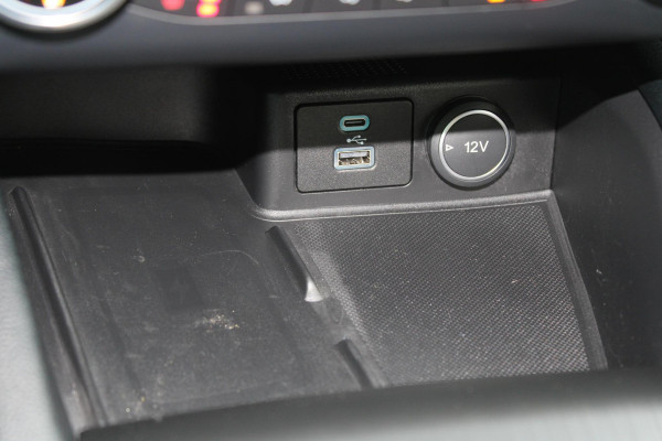 Ford Kuga 2.5 PHEV ST-Line X | Winter Pack | Adaptive cruise control | Head up Display | Camera | Dodehoeksensoren | Bang&Olufsen | Elektrische achterklep