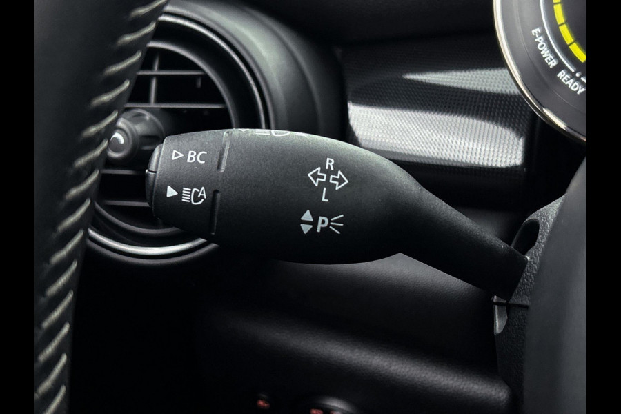 MINI Cooper SE Yours 33 kWh | PANO | CARPLAY | HARM/KARD | StoelverW | Dealer onderH | NL-Auto | 1e eig | ETC