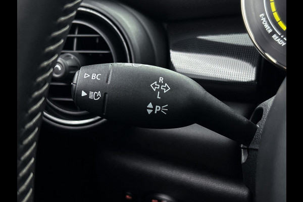 MINI Cooper SE Yours 33 kWh | PANO | CARPLAY | HARM/KARD | StoelverW | Dealer onderH | NL-Auto | 1e eig | ETC
